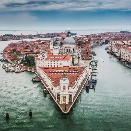 Apartman Attic Behind St. Mark's Square Velence