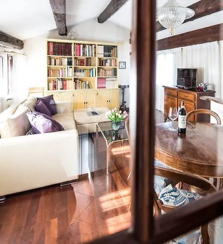 Apartament Attic Behind St. Mark's Square *