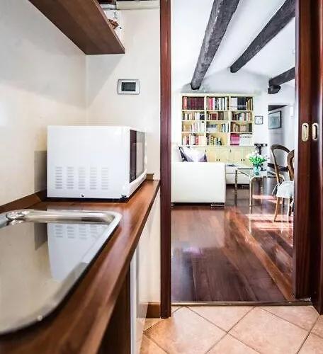 Attic Behind St. Mark's Square * Wenecja