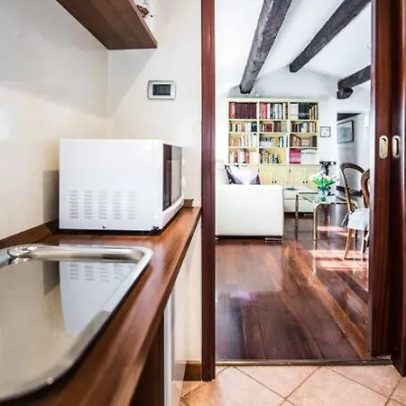 Attic Behind St. Mark's Square * 베니스