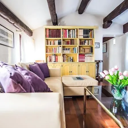 Attic Behind St. Mark's Square * Benátky