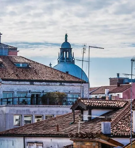 Apartmán Attic Behind St. Mark's Square Benátky