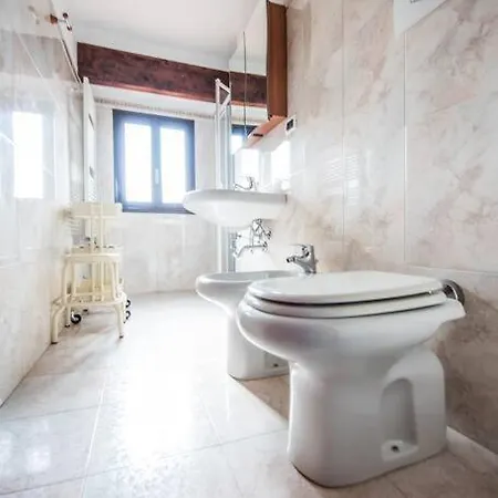 아파트 Attic Behind St. Mark's Square *
